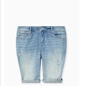 Torrid size 22 mid rise Dreamlover Bermuda